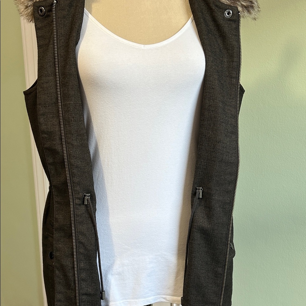 J. Jill Vest with Faux Fur Collar - Picture 5 of 14